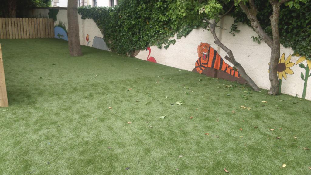 LittleFlowersNu's tweet photo. Garden refurbishment #outdoorlearning #forestschools http://t.co/EhRCG10iYT