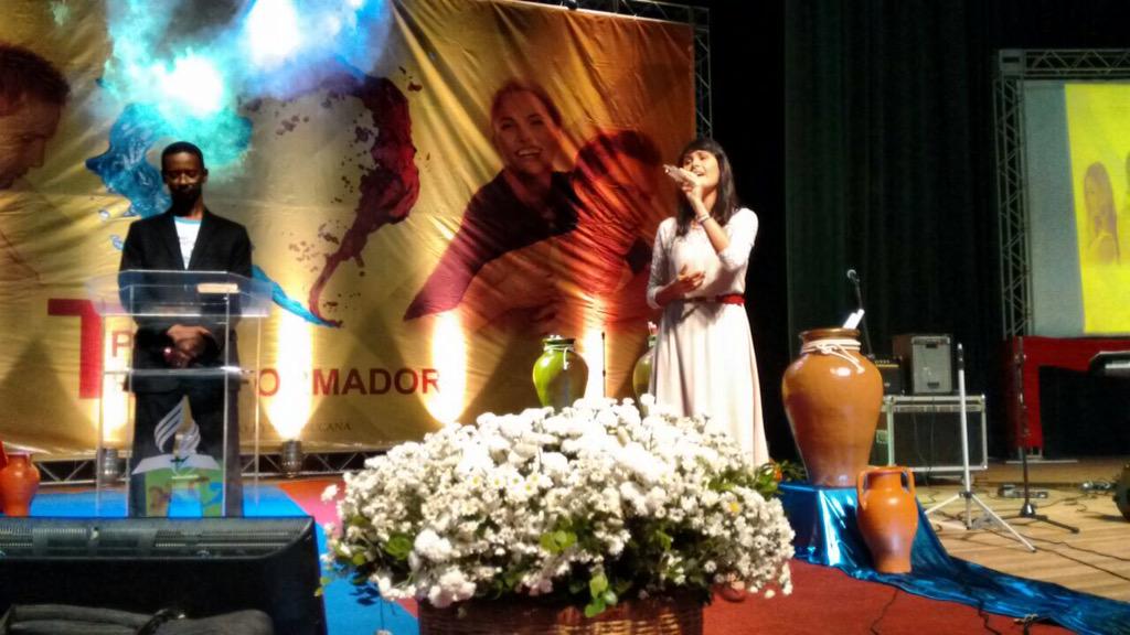 iasdape's tweet image. Melissa Barcelos canta no Encontro de Casais da APe #PoderTransformador