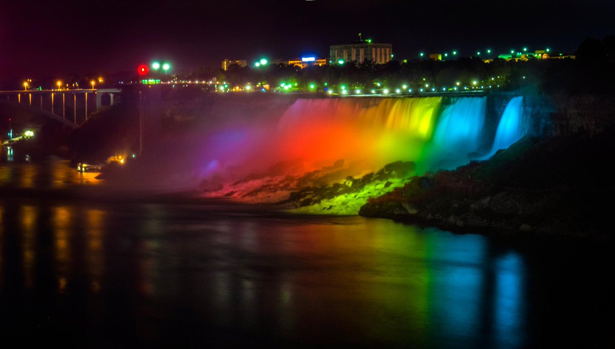 500px's tweet photo. .@NiagaraFalls turns rainbow-colored for #Pride2015. Photo by Elango V: https://t.co/3SE4z08ulx #LoveWins http://t.co/frV5KQg6UE