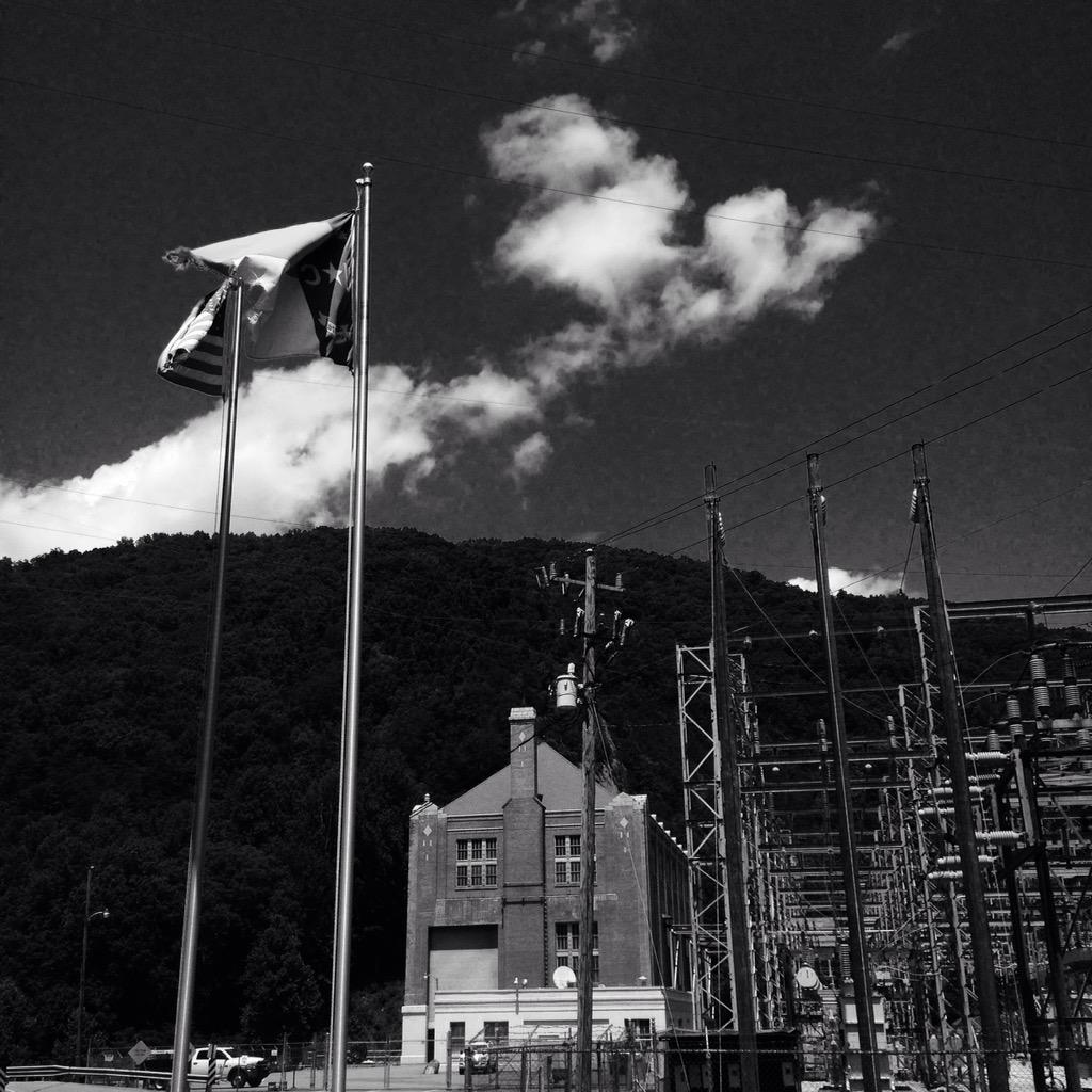 IsaacGreenPJ's tweet photo. Walters Hydroelectric Plant Waterville,NC http://t.co/ymBD3rAAu4