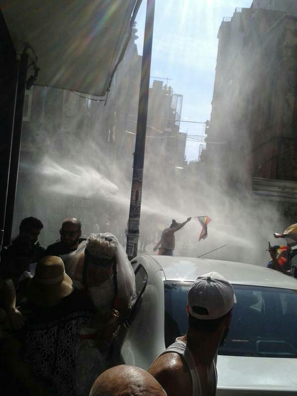 lambda_istanbul's tweet photo. Barışın sembolü gökkuşağına yapılan bu müdahale hukuksuzdur! Böyle bir şiddet kabul edilemez. #LoveWins #Pride2015 http://t.co/2RRohLf6Sh