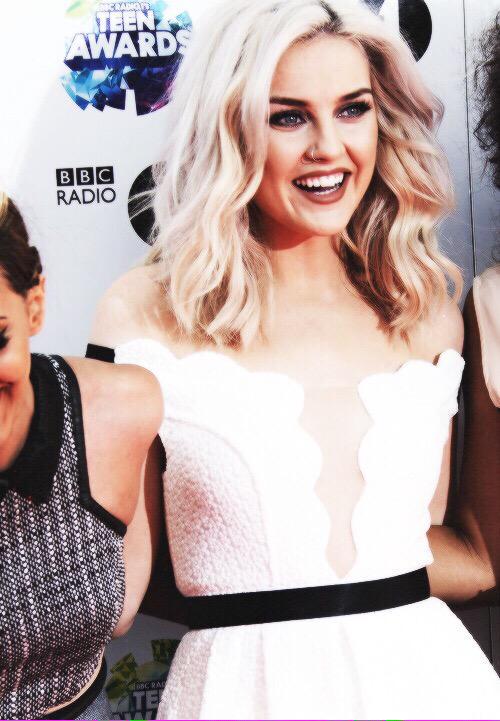 SophiaMixer14's tweet photo. #HollywoodChoice Little Mix http://t.co/A6cZAdEl1H
