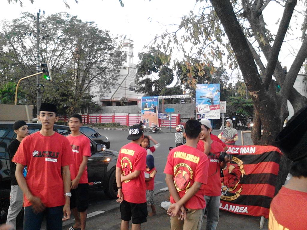 Ngabuburit di jalan.. #pintu1unhas