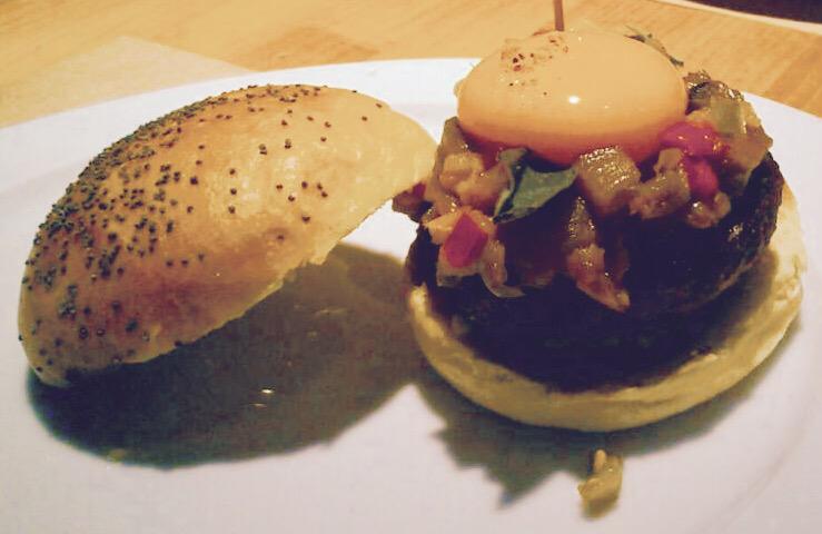 vivibonomi's tweet photo. #RutaBurger @laburgbcn http://t.co/L2f5OKzC2U