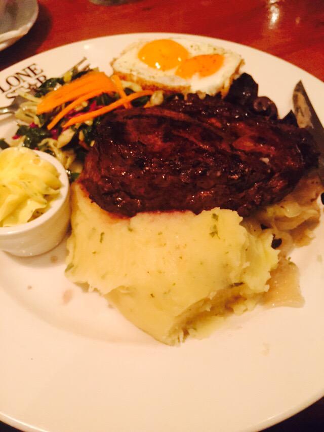Aimzns's tweet image. #LoneStar #Dinner #SoDamnFull