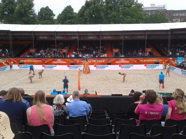 Wij zijn er bij <a href="/BvdGF/">bfhd vdgf</a> @jeroenflim <a href="/TinkyHoog/">Katinka Hoogland</a>  #WKBeach2015
