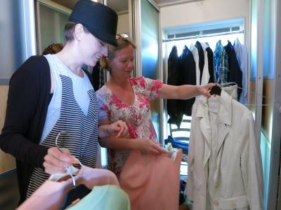 Anna Lidström upcyclar kläder åt <a href="/kristinajonang/">Kristina Jonäng</a>. Se resultatet på Design for Re:design!
#swegreen #Almedalen2015