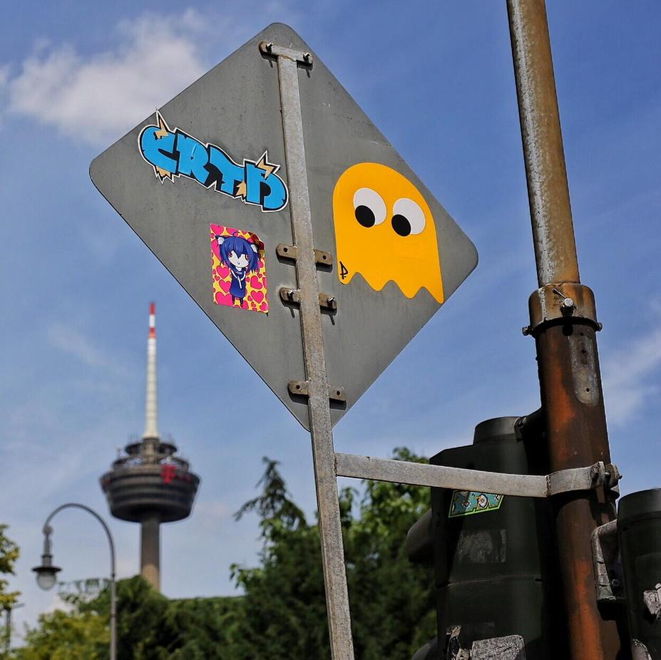 duesselchen's tweet image. "Alte Bekannte"
#joiny und #pacmangeist by #pdot #streetartart #köln #cologne