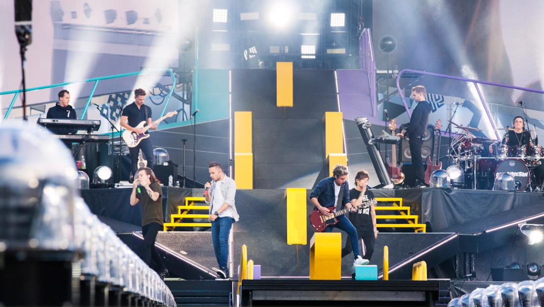 YleX's tweet photo. .@onedirection sai fanit sekaisin. 11 ihanaa hetkeä keikalta! #OTRAFinland @1Direction_FIN http://t.co/ZhwCgaCs7h http://t.co/eGvEu7LuhS