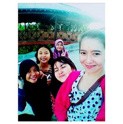 alya_salsabila4's tweet photo. #happyfriday  #sukasuka #pink http://t.co/jQUnjqNsAF