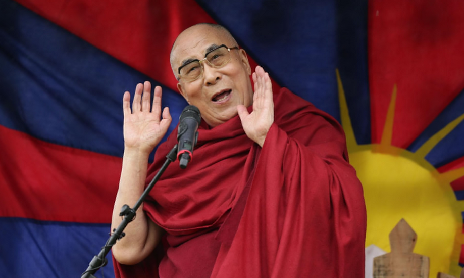 guardianmusic's tweet photo. Dalai Lama: violence in Middle East is ‘unthinkable’ http://t.co/B6FLpl4eP0 #glastonbury2015 http://t.co/ol0qNhOgZx