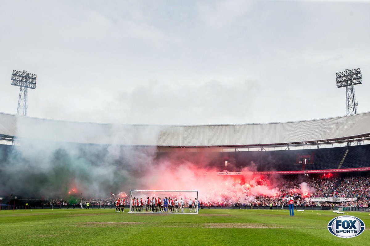 ESPNnl's tweet image. Feyenoord trapt af in sfeervolle Kuip.
foxsports.nl/nieuws/285307-…