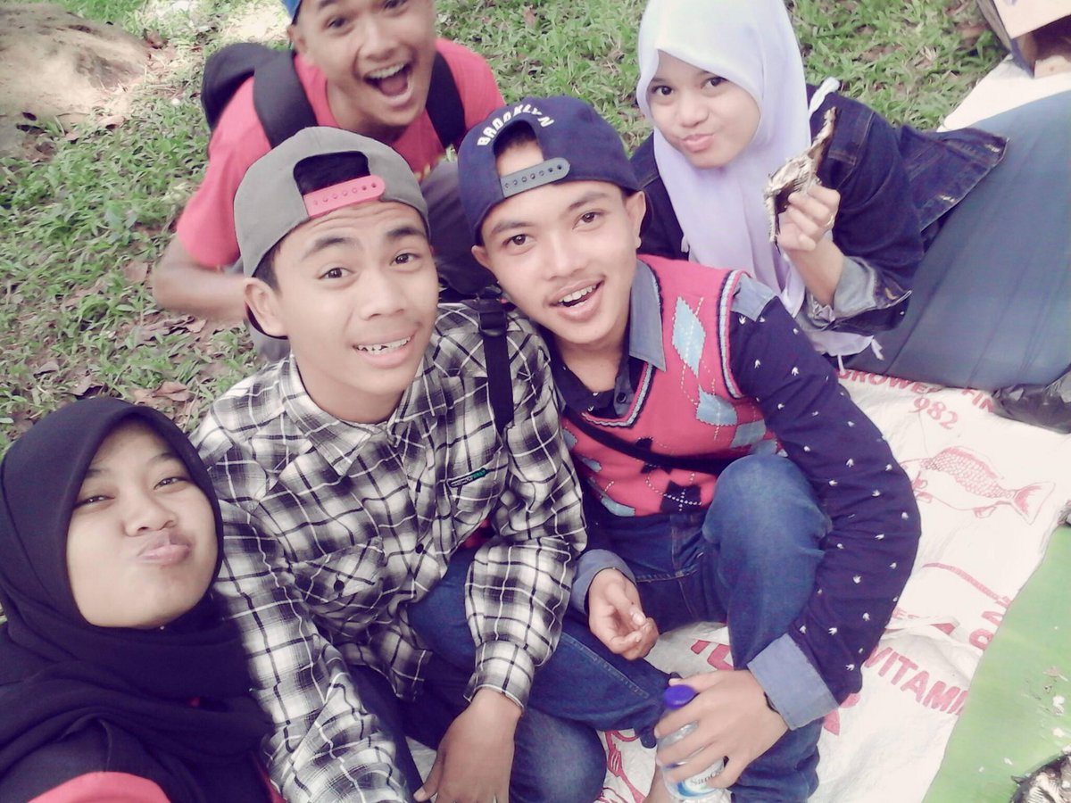 13danni_'s tweet photo. http://t.co/DHWKaxxzX4