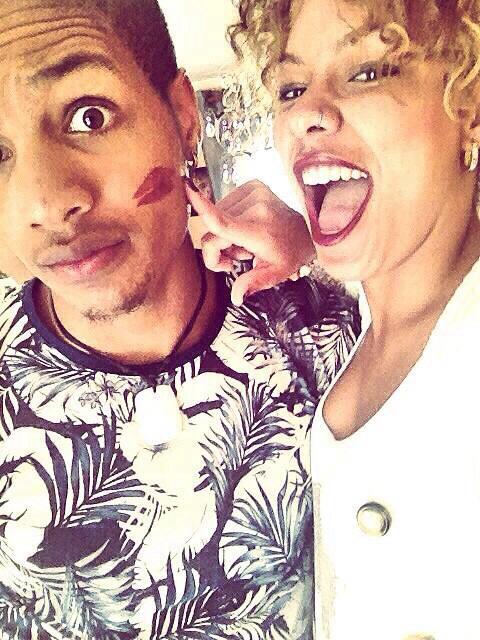 postbadcutee's tweet photo. Cette complicité 😍😍💕💎 http://t.co/8hEdg2OPtU