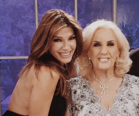 Gracias <a href="/catherine_fulop/">Catherine Fulop</a> por nombrarme en el programa de Mirtha. Qué placer tratar a una persona tan bella!!!