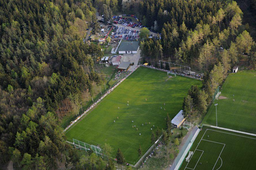 TatranRakovnik's tweet photo. Tatran chce vyhovět i divákům, a proto se vedení rozhodlo pro hrací den v sobotu s výkopem ve 14 hodin. http://t.co/pMbAUnIrdx