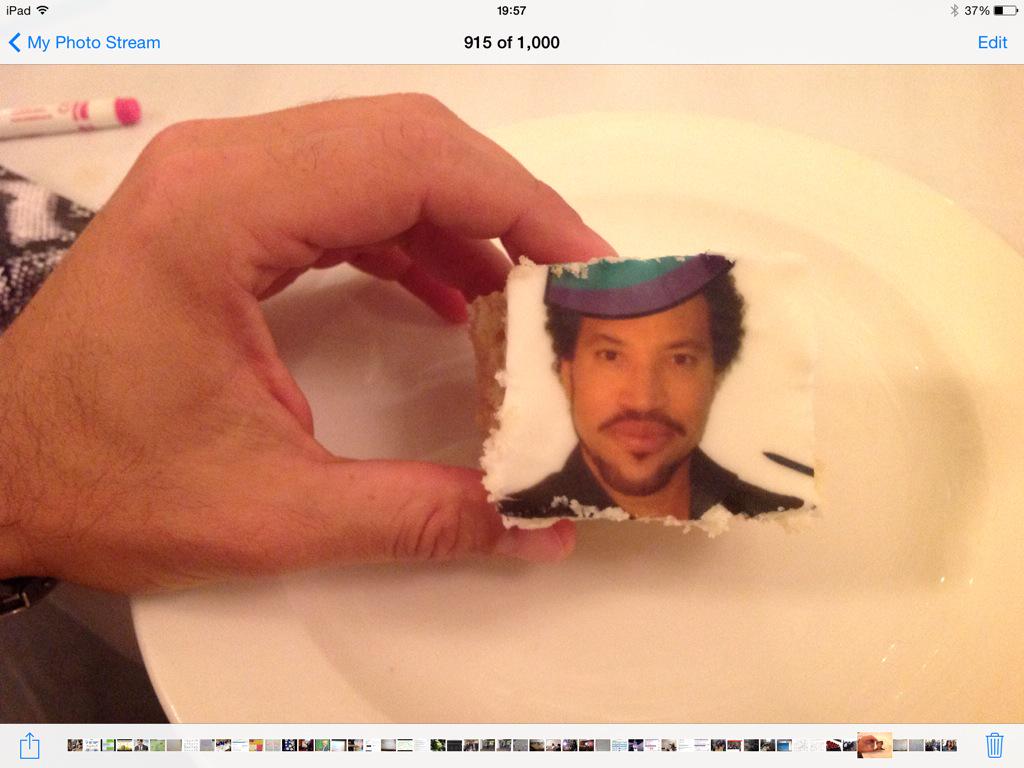 tessmaths's tweet photo. @WorkEdgeChaos
Lionel Ritchie at Glastonbury now!! Thinking of #mathsconf4
@MrReddyMaths you ate his face off http://t.co/ScSNWsoWJ0