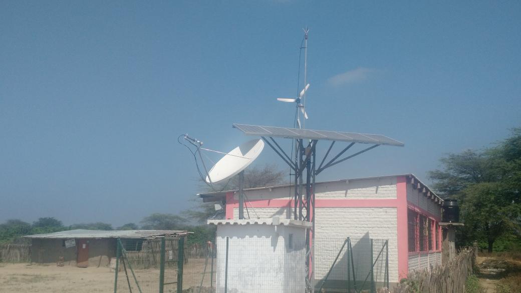 PipoReiser's tweet photo. #spotthesolar hybrid wind and solar station lights up rural schools off the grid in Piura, Peru. http://t.co/4KXFi0aBMK