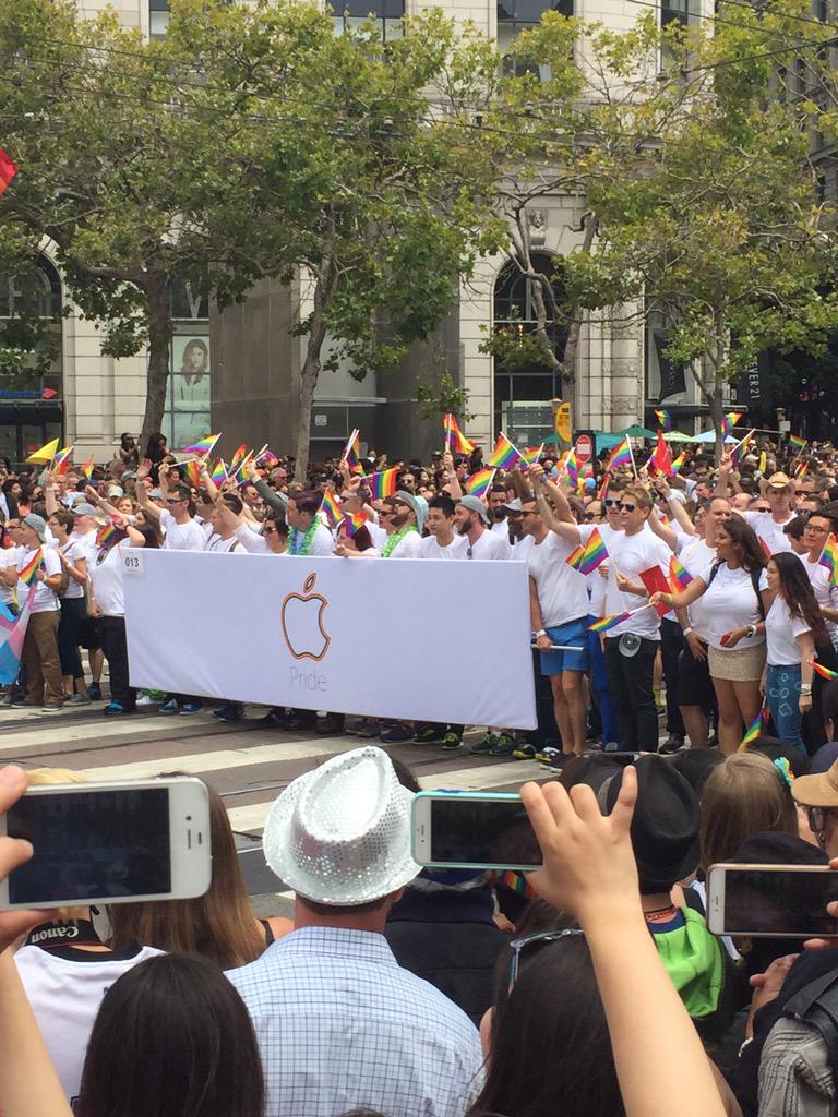 anlifv's tweet photo. Inspiring  @apple. #Pride2015 http://t.co/LC8TuZS87m