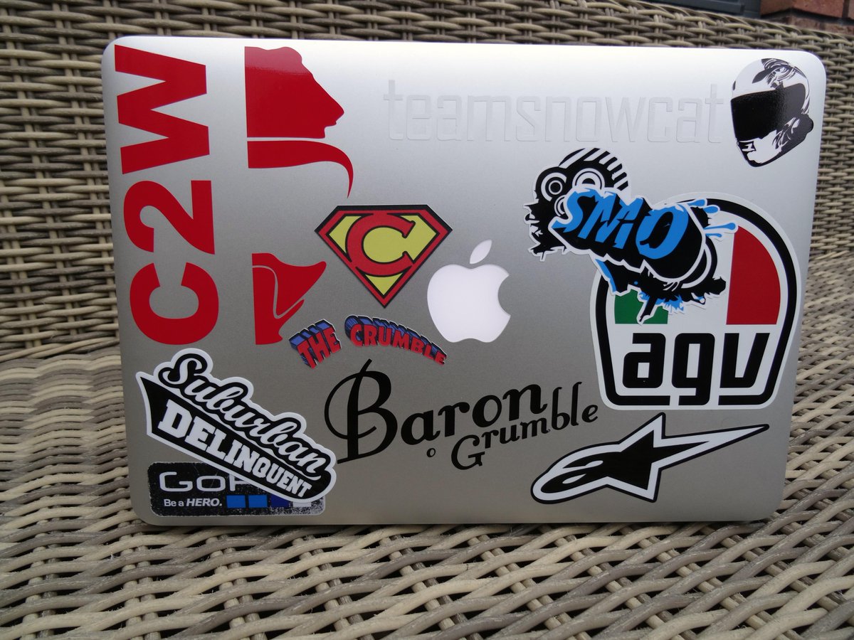 XJ6NHolland's tweet photo. pimped up the #slapple #macbook http://t.co/iYm4xkuW1q
