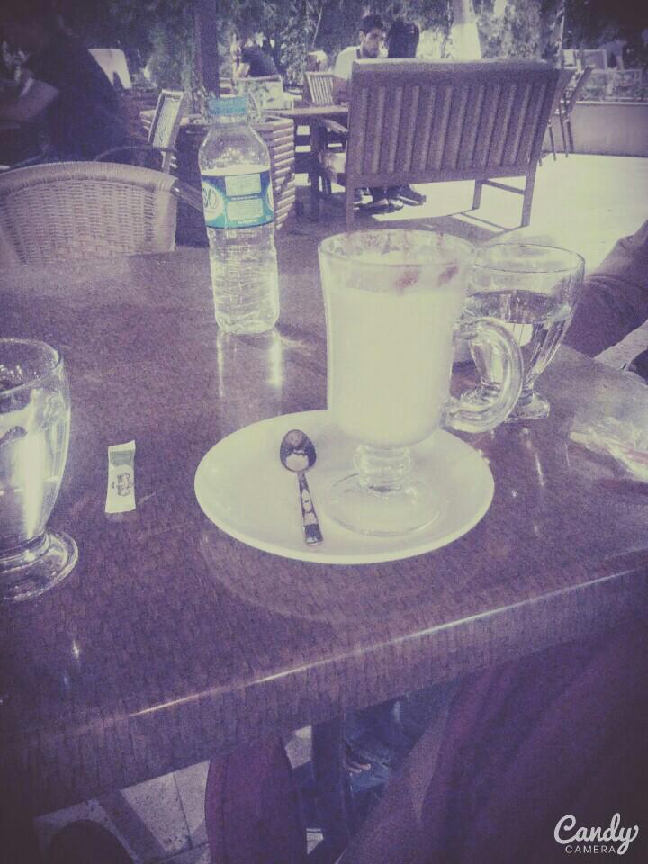 13da6b9d09624b9's tweet photo. #Iftarsonrasi #kahve #nargile #canlimuzik #herzamankigibi (@ Karakedi Saklı Bahçe) https://t.co/fVjduUzQTQ http://t.co/u5CNtHswsg