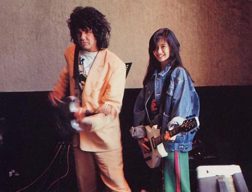 zdravkost's tweet photo. Gary Moore and Minako Honda 🎶🎸 via @cue80s #RememberingGaryMoore https://t.co/VAOd9jFttL