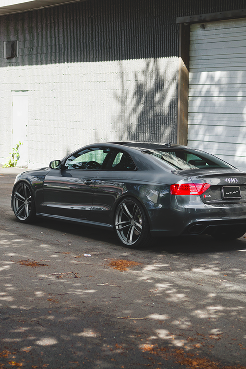LUXURYPlCTURES's tweet photo. Audi RS5 http://t.co/cGyYv0epog