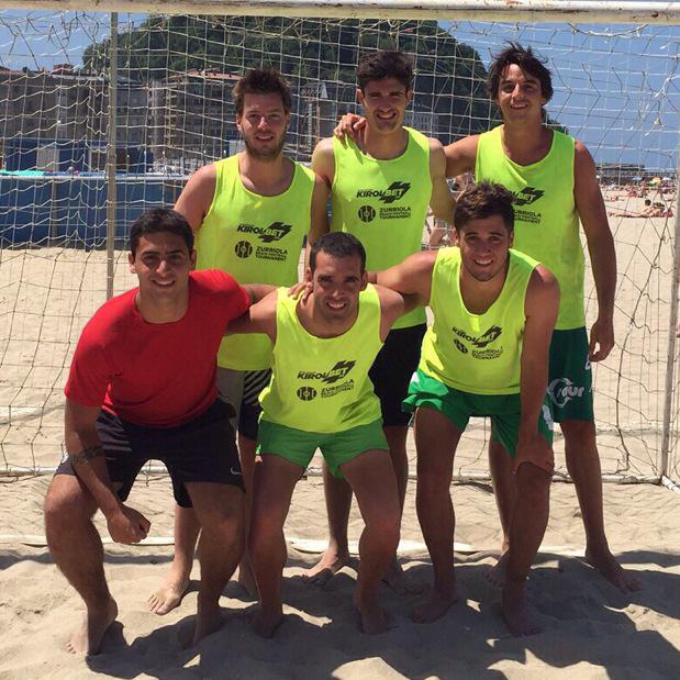 A_8_A_8's tweet photo. Subcampeonato! Un placer jugar con el @AllePuntaFC del presi @ortegita9 !! http://t.co/ZphLqdgnew