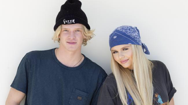 zjsvibes's tweet image. "FORGET Bart and Lisa, there’s a new set of Simpson siblings taking the US by storm." m.dailytelegraph.com.au/entertainment/…