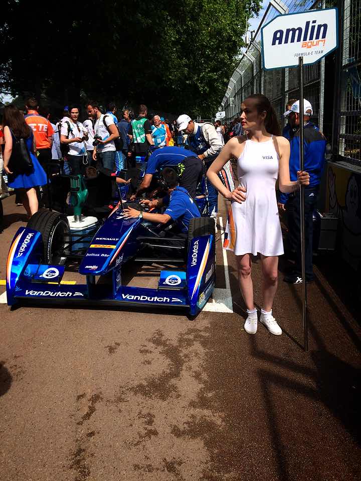 AmlinAndrettiPT's tweet photo. Preparados para la carrera  #letsgo #LondonePrix #FormulaE #vamos http://t.co/Ped0bQ4T5x