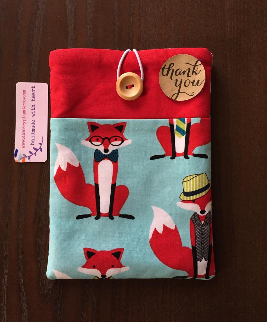 These smart foxes from @cherryplumtree are guardians of my Kindle now! #Etsy #Handmade