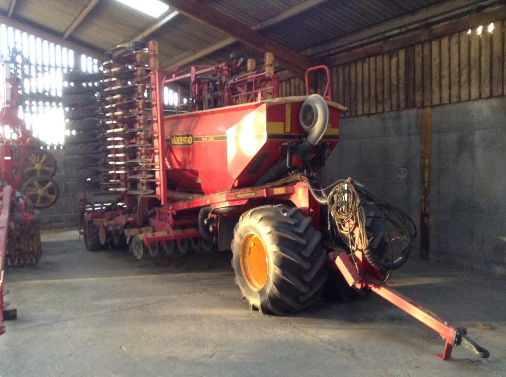 Vaderstad Rapid 800 J Grain Drill for sale, please RT