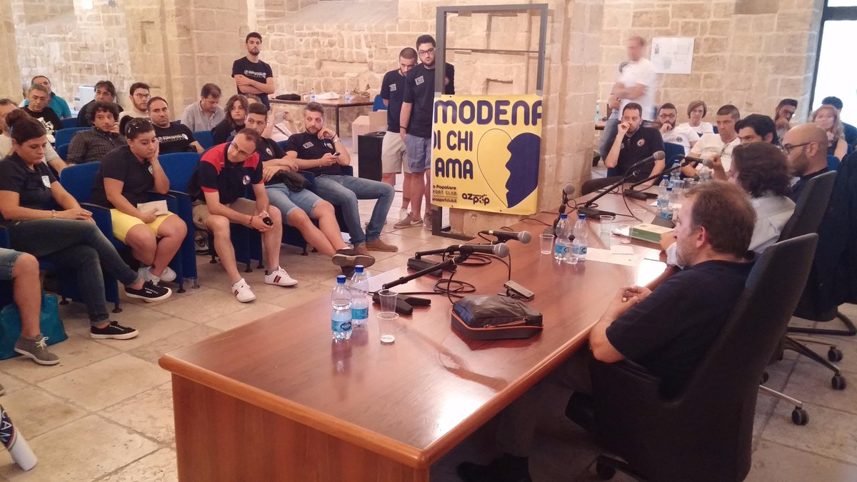 SinC_Italia's tweet photo. Alcune foto della seconda giornata di #SinC2015, ancora in corso a Taranto #Riprendiamocelo http://t.co/tnENTTZU4O
