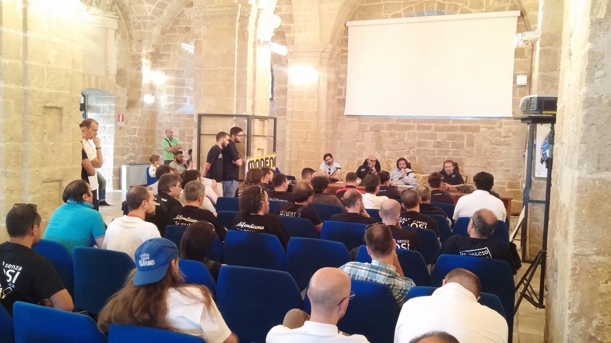 SinC_Italia's tweet photo. Alcune foto della seconda giornata di #SinC2015, ancora in corso a Taranto #Riprendiamocelo http://t.co/tnENTTZU4O
