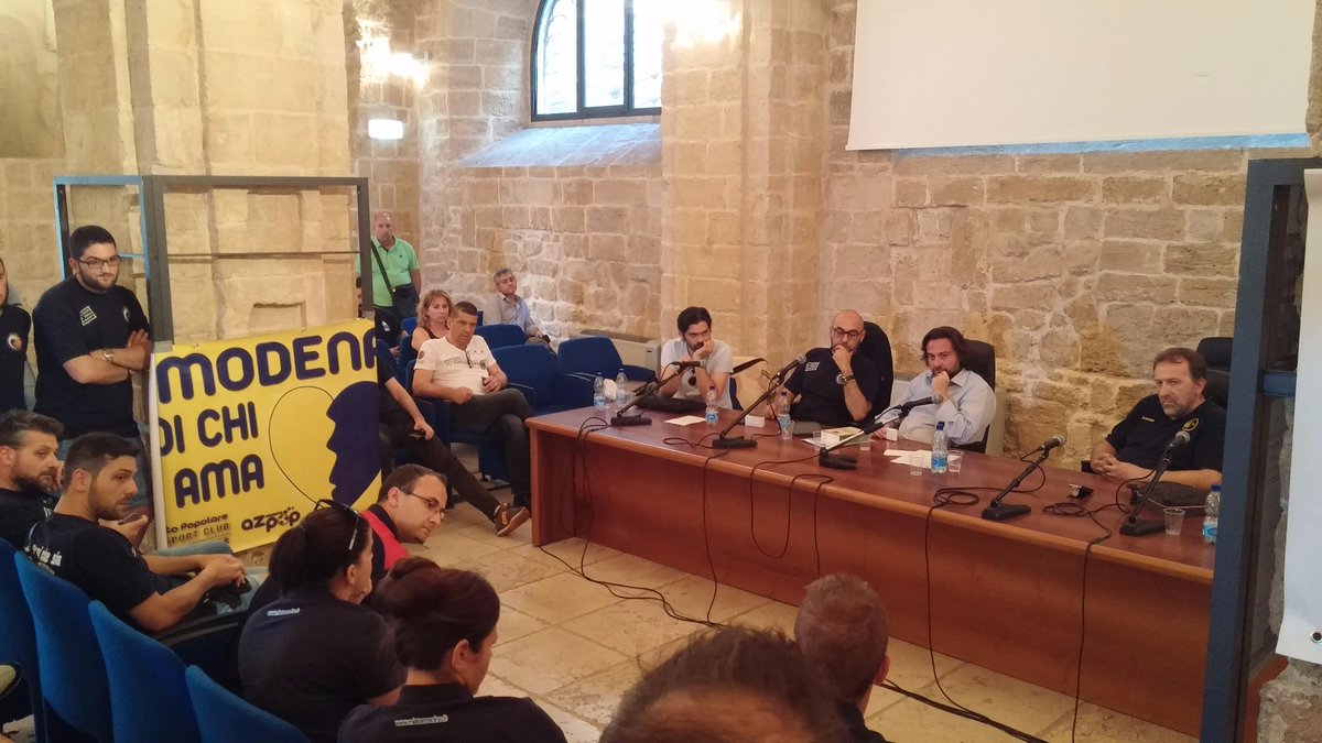SinC_Italia's tweet photo. Alcune foto della seconda giornata di #SinC2015, ancora in corso a Taranto #Riprendiamocelo http://t.co/tnENTTZU4O