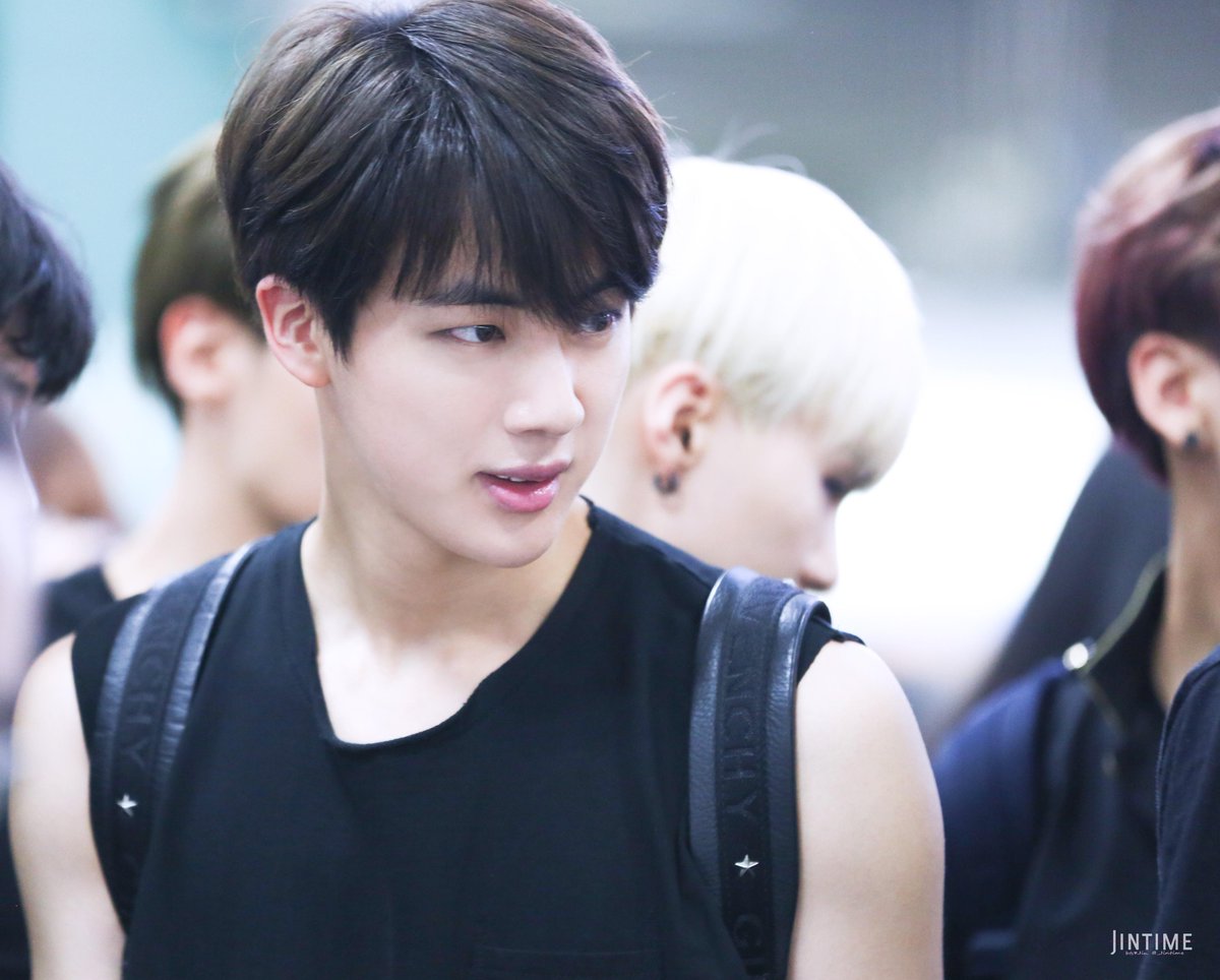 BTS National⁷ on Twitter: "HQ) 150627 JIN @ Gimpo Airport _Jintime #석진 (http://t.co/4MQn4VRUjD) (http://t.co/pvU9iEClBy) http://t.co/XBFgR28fNn" / Twitter
