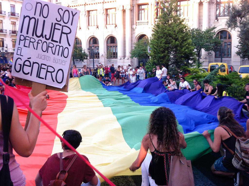laufranch's tweet photo. Un día genial en #ManadaTransfeminista del #BlocdeDonesOrgulloses #OrgullVLC2015 #OrgulloLGTBI amb les @Revoltoses http://t.co/K9CRgihSas