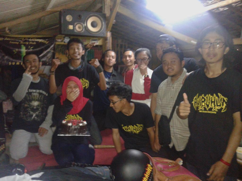 #AwiBuhun5th <a href="/Awi_Buhun/">Awi Buana Hanjuang</a> <a href="/Megaegaaaa/">WWMM</a> <a href="/NabillaRsy/">Aphrodite</a> <a href="/1010arief/">Arief Septian</a> <a href="/Ugi1111/">Ugi</a> <a href="/Opik_Oman/">Opik Oman</a> <a href="/FirmanAnom/">Firmansyah Fadillah</a> @WWihardimansyah