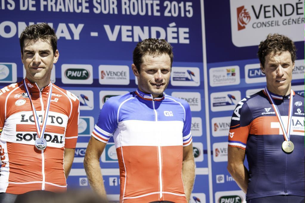 PrunetaLaurent's tweet photo. Champagne et émotion chez @Auber93Cyclisme après le titre de @StevenTronet #Twittcyclos #Chantonnay2015 #Tronet http://t.co/ImJkqHPrdq