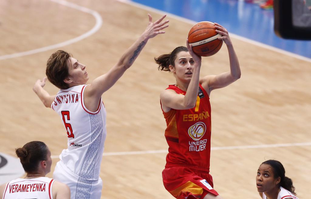 BaloncestoESP's tweet photo. Vaya partidazo #SelFEM 25 puntos de Alba Torrens, 19 de Xargay y 18 de Ndour. Brillando como equipo! @UniversoMujer18 http://t.co/vqYNRq3aoh