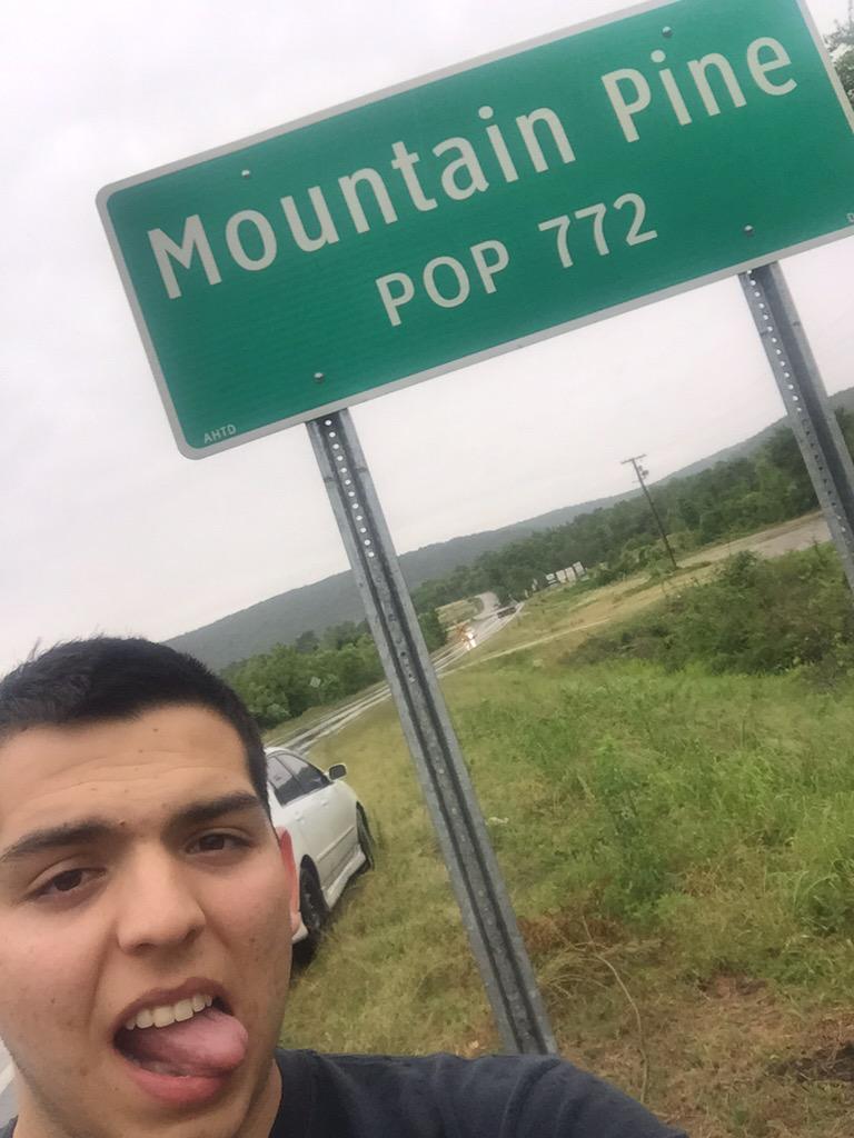 MiggyMontes's tweet photo. Had to stop on my roadtrip from Austin to Chicago! http://t.co/sWv3ktMeok
