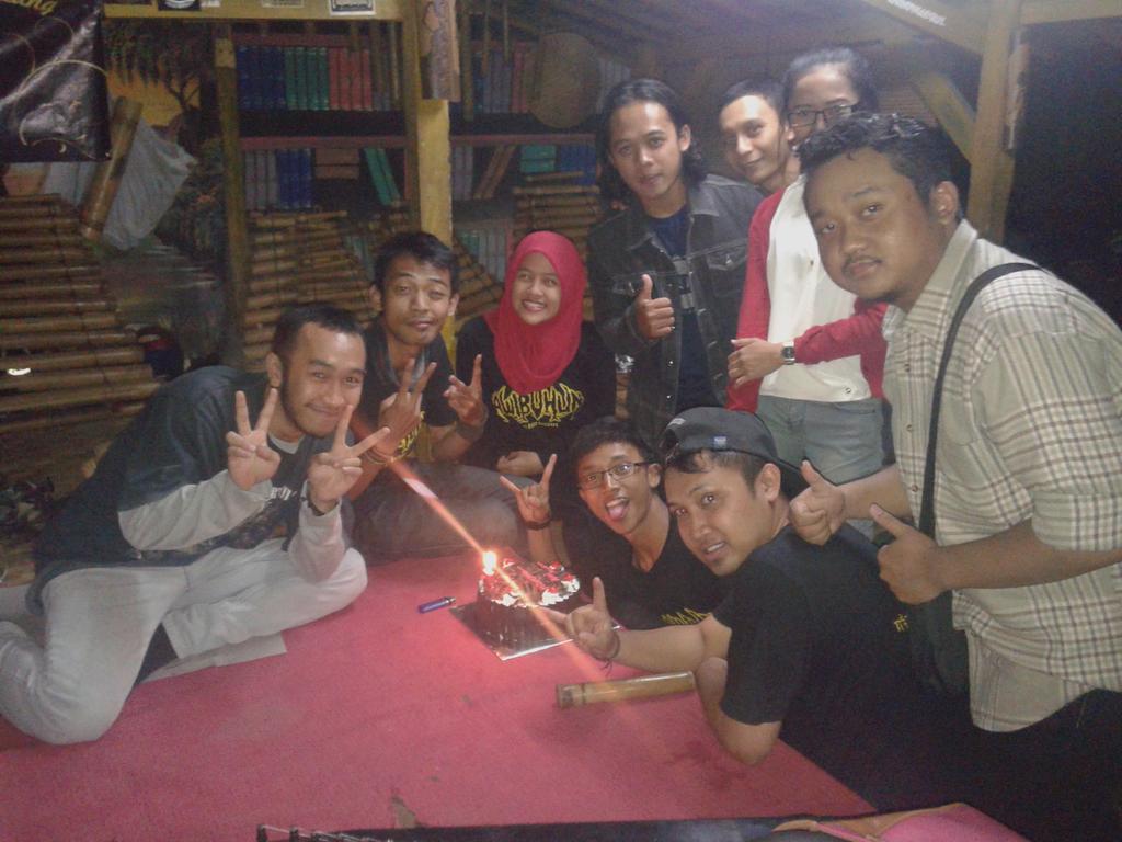 #AwiBuhun5th <a href="/Awi_Buhun/">Awi Buana Hanjuang</a>  <a href="/Megaegaaaa/">WWMM</a> <a href="/NabillaRsy/">Aphrodite</a> <a href="/1010arief/">Arief Septian</a> <a href="/Ugi1111/">Ugi</a> <a href="/Opik_Oman/">Opik Oman</a> <a href="/FirmanAnom/">Firmansyah Fadillah</a> @WWihardimansyah