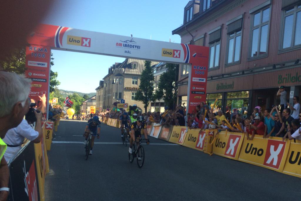 SykkelNM2015's tweet photo. 1. Edvald 2. Eiking 3. Stake Laengen http://t.co/2qU7E8hl1y