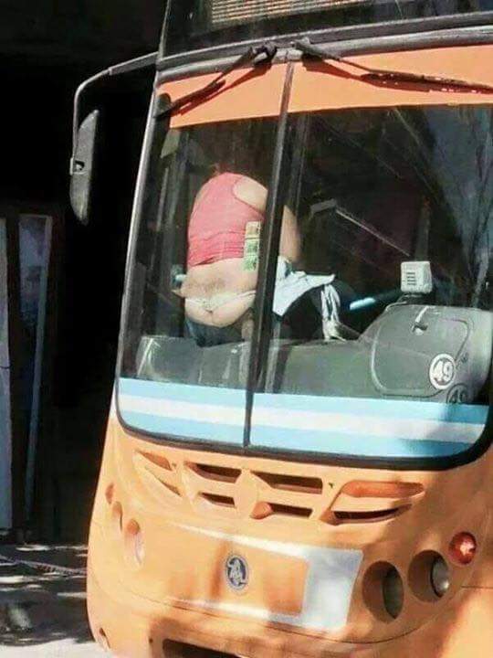 sinohayotra's tweet photo. Como sería el metrobus si #RecaldePelotudo es Jefe de Gobierno.
#Mesaza #RecaldeConMirtha http://t.co/CJuhk4Ctht