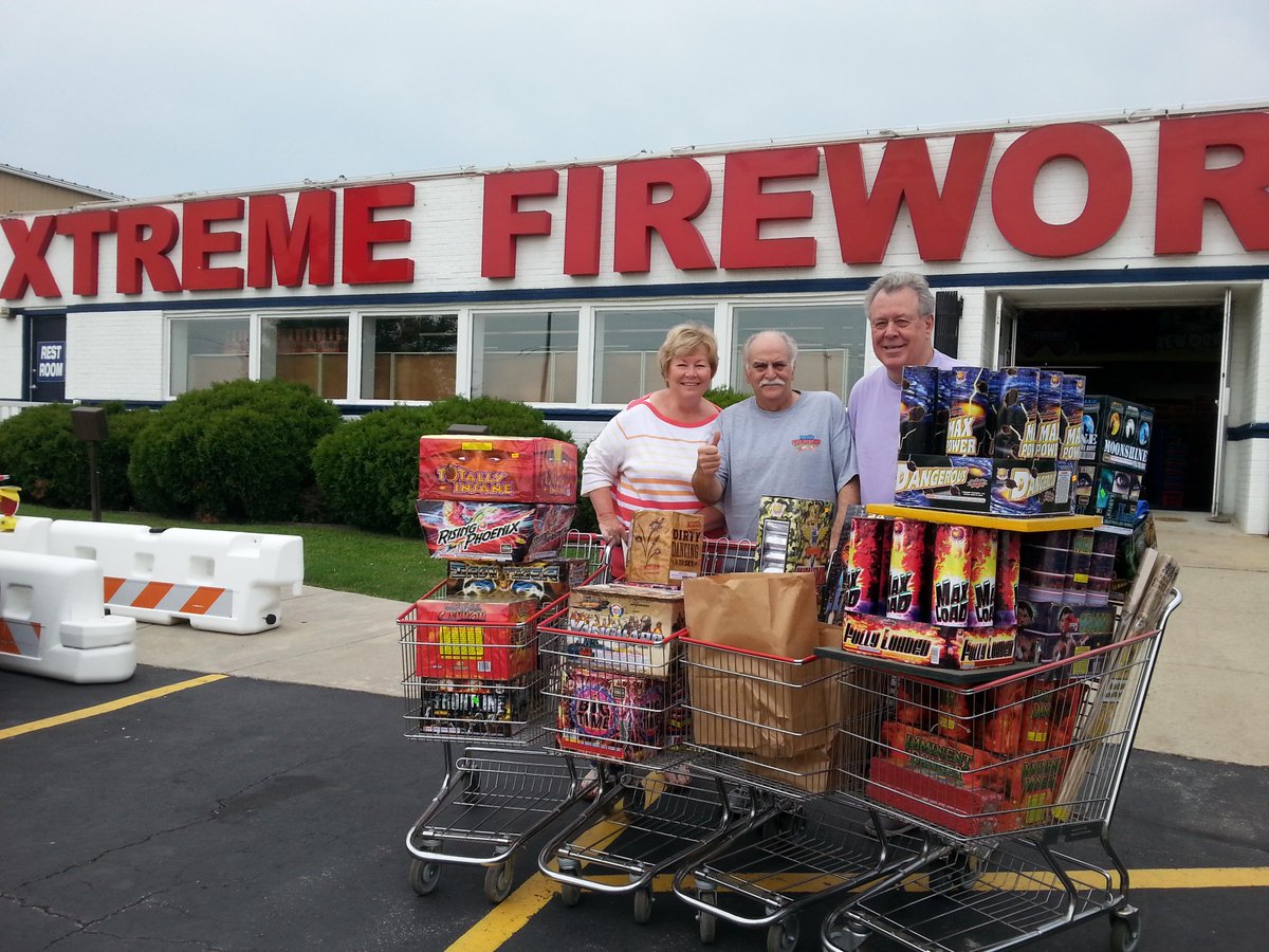 XFireworksWI's tweet photo. It wouldn't be a 4th of July party at the Grandparents house without Xtreme Fireworks! http://t.co/l8uvbYMdwV