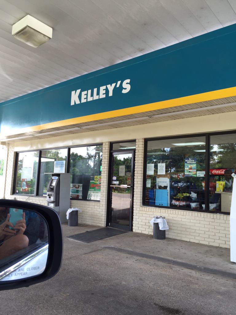 Cheryl_Rebel's tweet image. Almost ran out of gas in the #601 

#notexaggerating
#panic
#needmoregasstatiionsimo
#found1
#praisetheLord