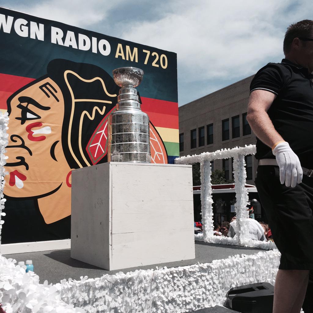 jewelosco's tweet image. The cup is officially aboard the float! #ChicagoPride #CupTracker #StanleyCup @WGNRadio