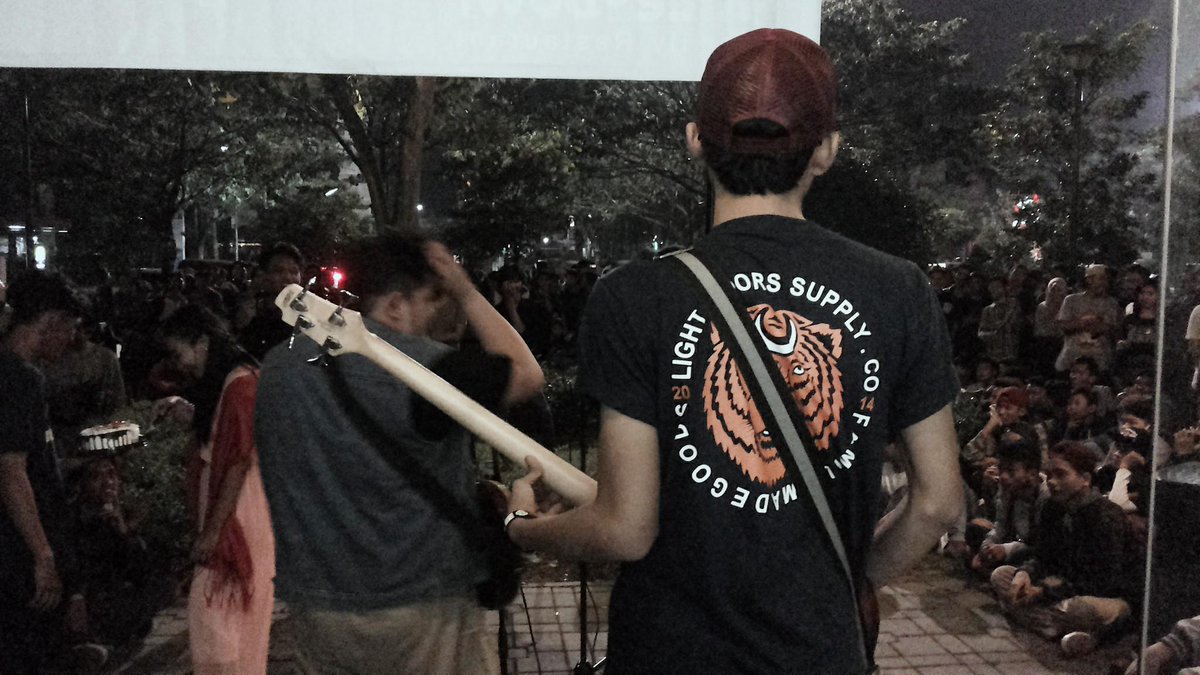 Terima kasih teman teman yang sudah sing a long bersama di Ciffest Citra Raya .Happy Birthday Dehan :)