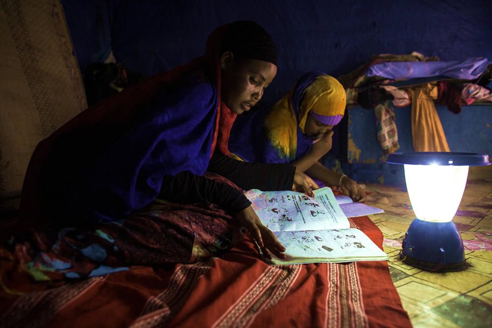GirlUp's tweet photo. It's a simple solution that allows a girl to do her homework at night: a solar lantern. http://t.co/oQFCSPsbYL http://t.co/jYMSmXJIpD