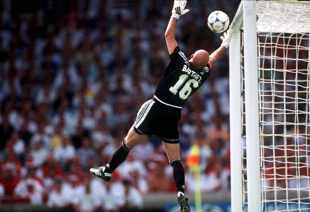 Happy 44th Birthday! 

Fabien Barthez made 139 appearances for Manchester United, keeping 50 clean sheets. 
